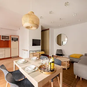 impero-apartment-joy-poznan-parking.poznan-hotels.com/